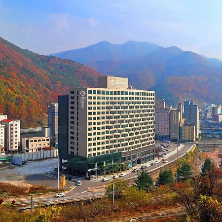 Jeongseon Intoraon Hotel Екстериор снимка