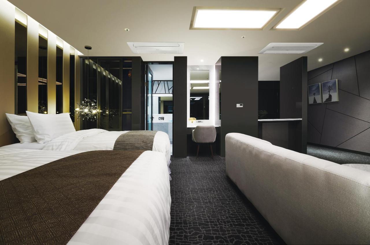 Jeongseon Intoraon Hotel Екстериор снимка