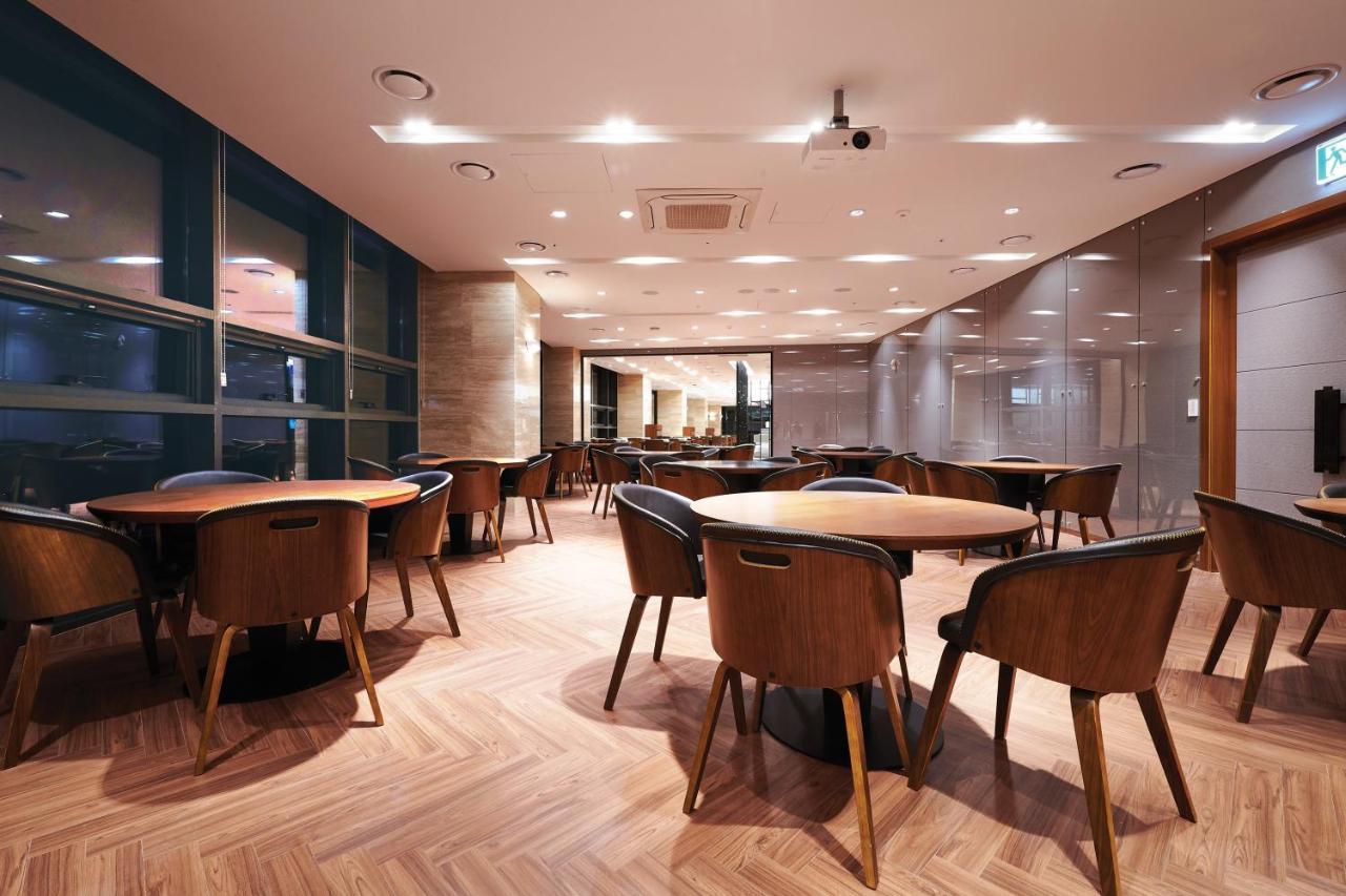 Jeongseon Intoraon Hotel Екстериор снимка