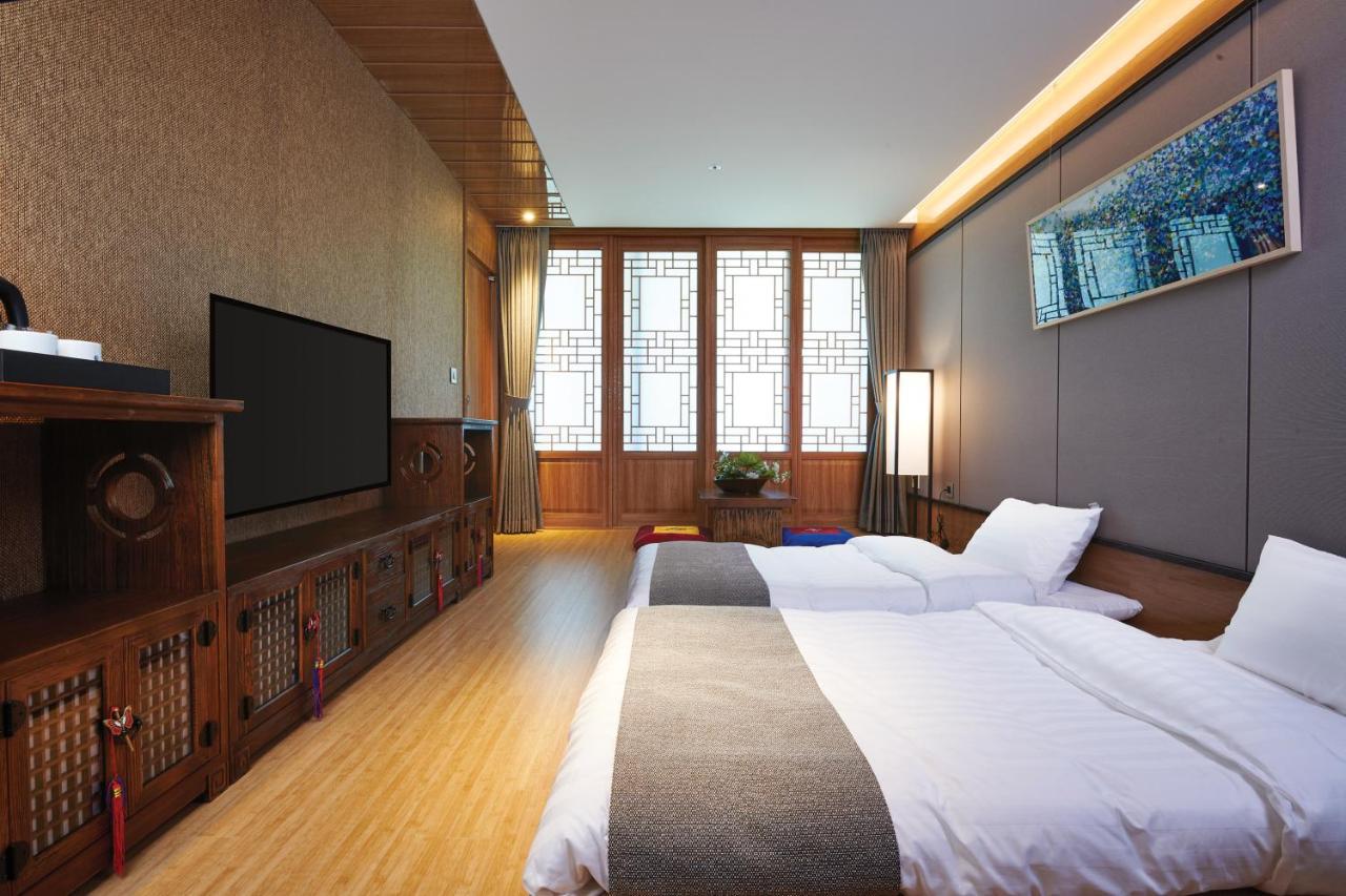 Jeongseon Intoraon Hotel Екстериор снимка