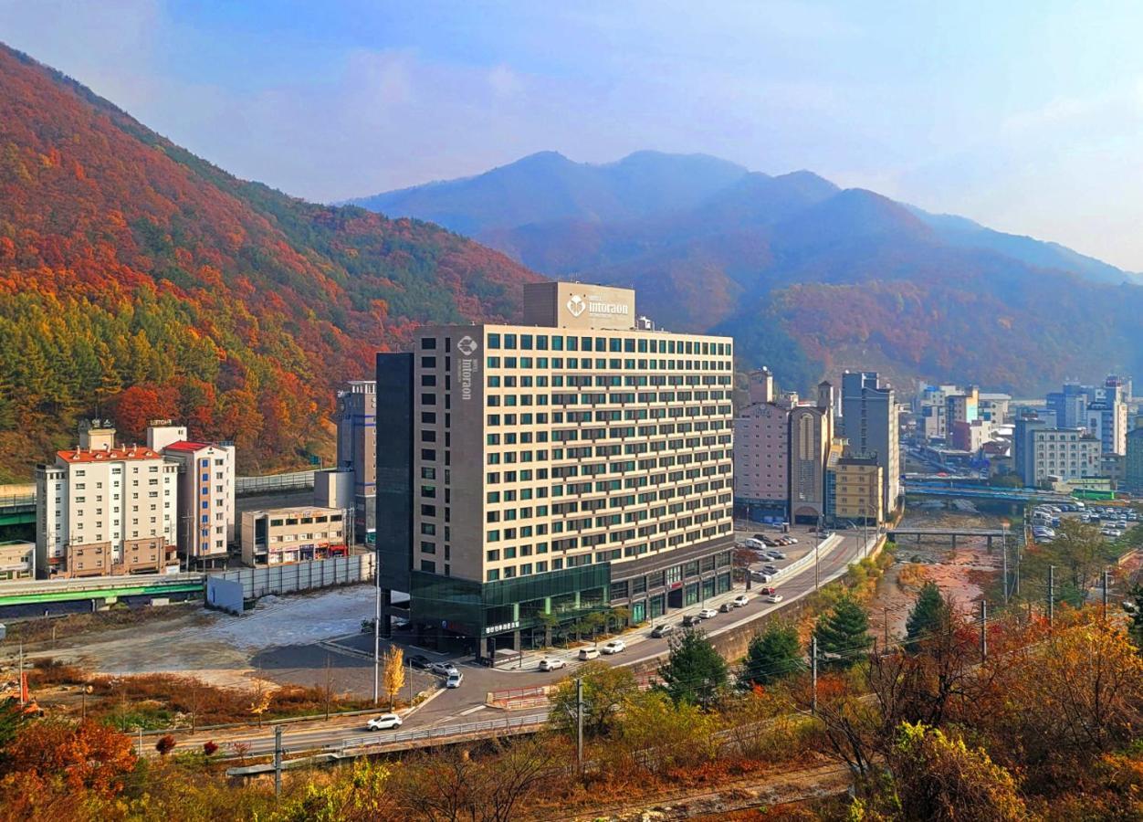 Jeongseon Intoraon Hotel Екстериор снимка