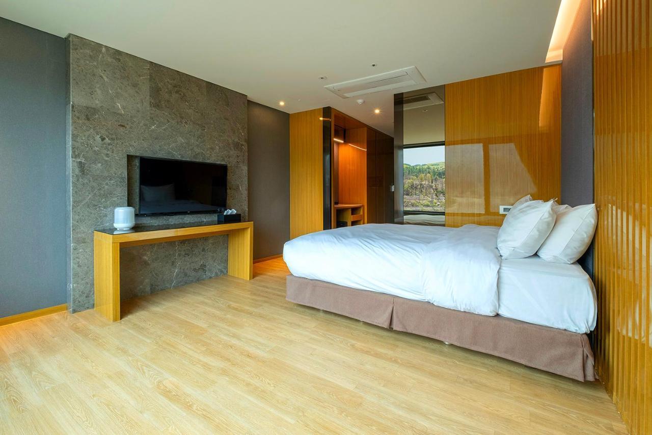 Jeongseon Intoraon Hotel Екстериор снимка